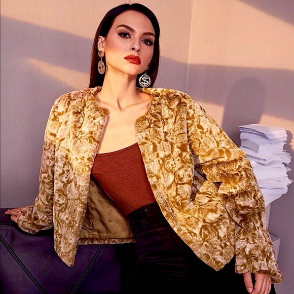 Open Front Fuzzy Coat NEVER WORN - Picture 2 of 5